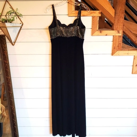 Best & Adam by Jaslene black and gold  Floral DE lis pattern faux velvet size 6 - Picture 5 of 7